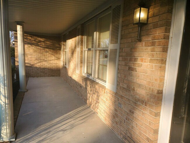Building Photo - 330 Plaza Dr
