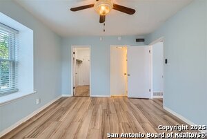 Foto del edificio - 8030 Broadway St