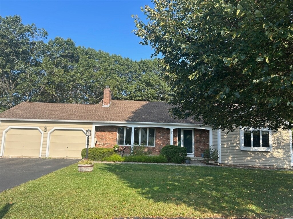 Foto principal - 7 Cherokee Rd