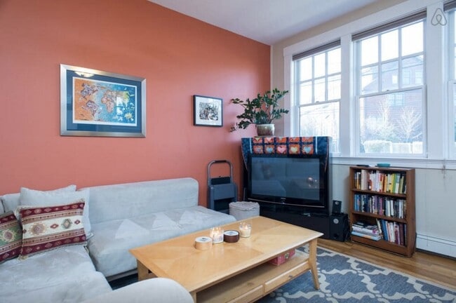 Building Photo - 80 Webster Ave