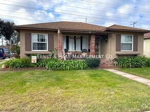 Building Photo - 6152 McKnight Dr