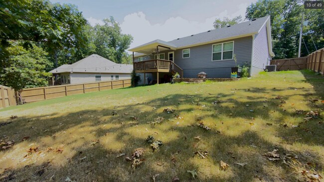 Building Photo - 18 Primrose Ln