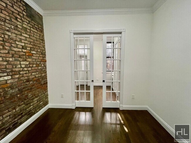 Building Photo - MOTT STREET