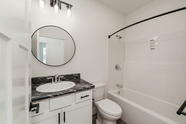 Foto del edificio - 5915 Little River Loop