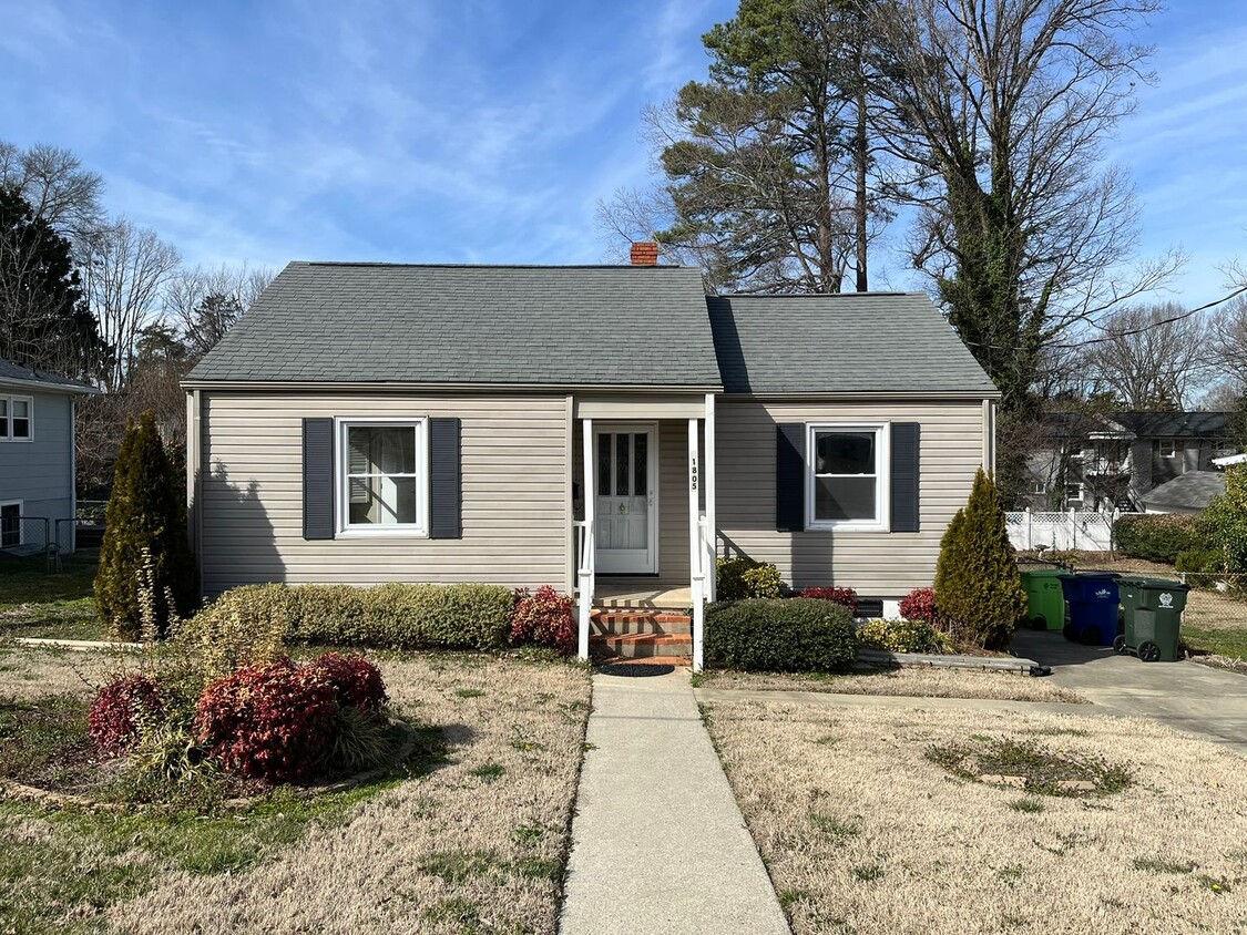 Foto principal - Cozy 1BD, 1BA Near Downtown Raleigh House ...