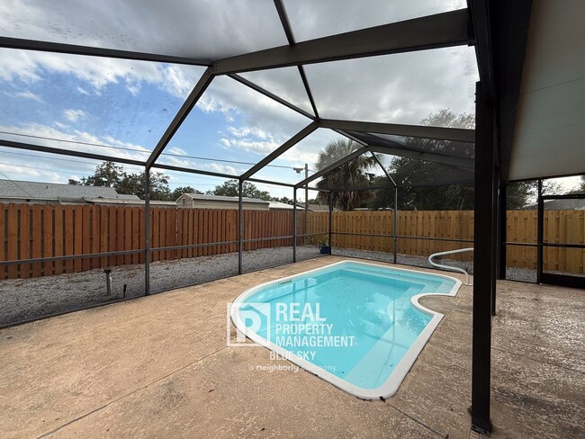 Building Photo - Updated South Tampa Pool Home with Fenced ...