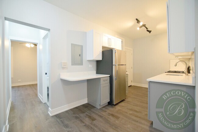 Foto del edificio - 6956 N Wolcott Ave