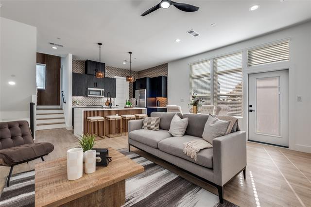 Foto del edificio - 723 W 10th St