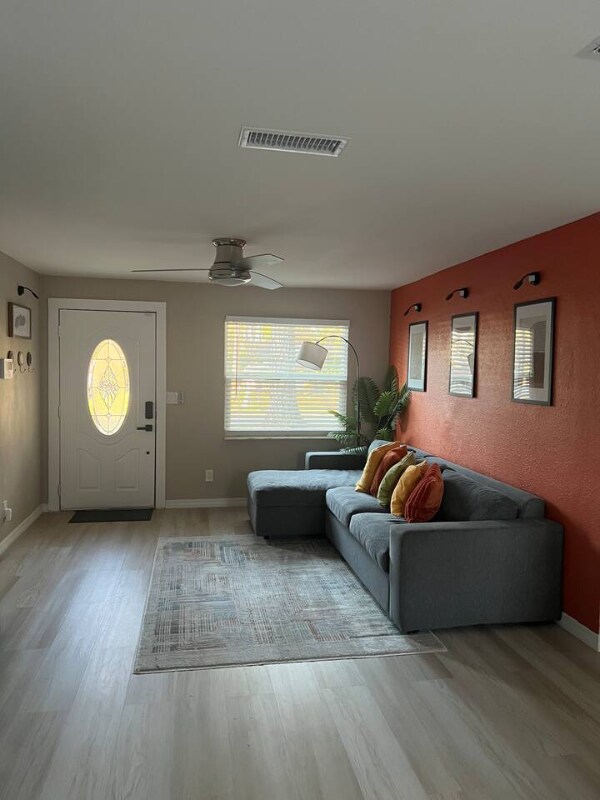 Foto del edificio - 4332 Key Largo Dr