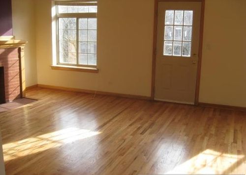 Primary Photo - 1062 W Columbia Ave