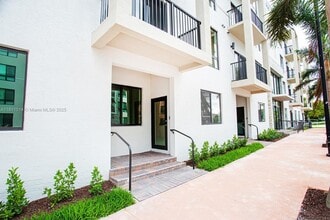 Building Photo - 8167 NW 41st St