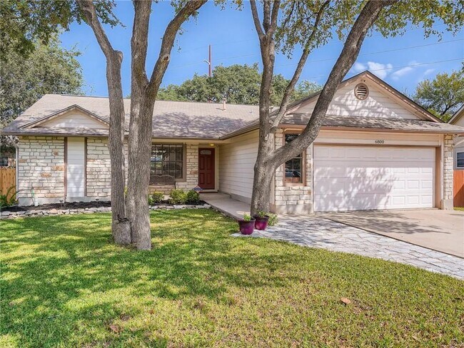 Foto del edificio - 6800 Luckenbach Ln