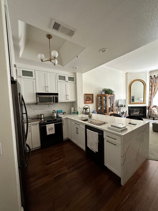 Foto del edificio - 9263 Regents Rd