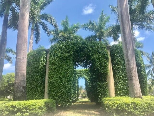 Foto del edificio - 1046 Satinleaf St