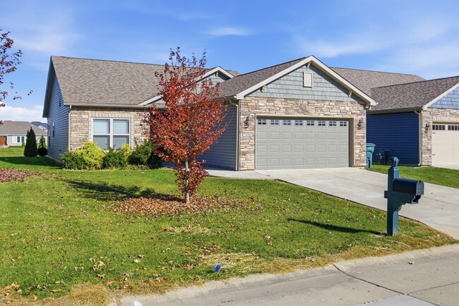 Building Photo - 3410 Monument Dr