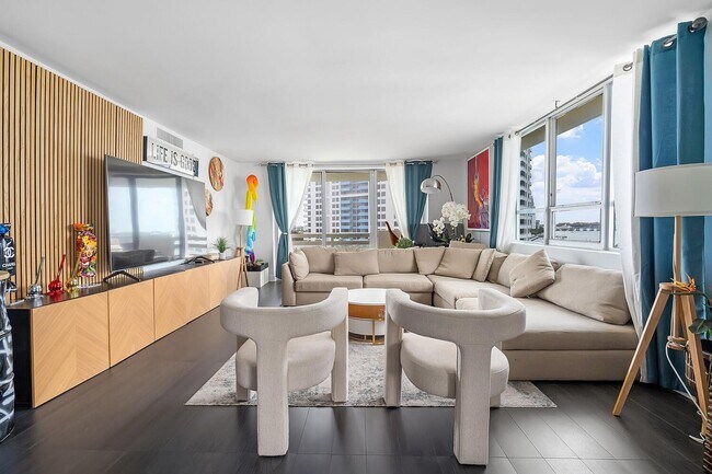Foto del edificio - 1500 Bay Rd