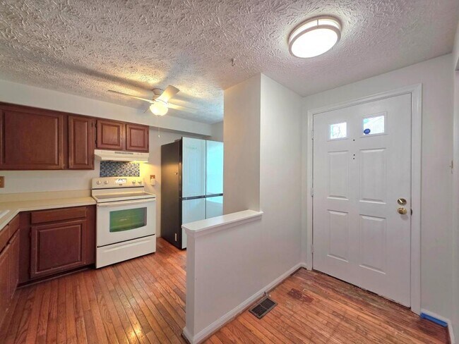 Foto del edificio - 8568 Koluder Ct