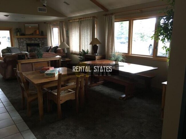 Building Photo - 2 bedroom in Steamboat Springs CO 80487