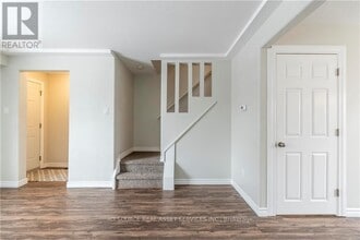 Building Photo - 205 Carlyle Dr