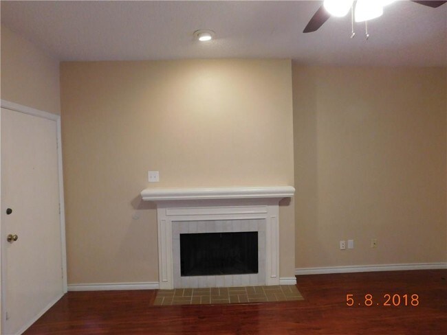 Foto del edificio - 12921 Abrams Rd