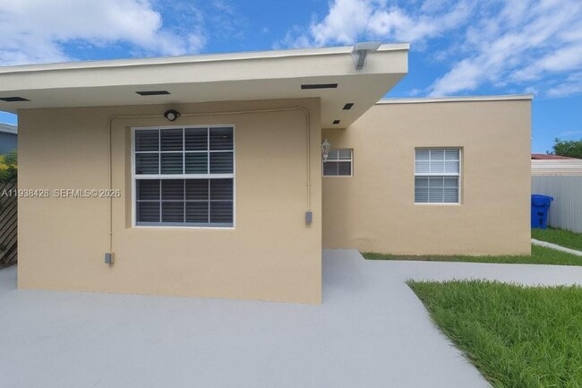 Building Photo - 2265 SW 15th St