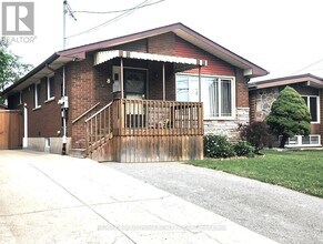Building Photo - 18 Greeningdon Dr