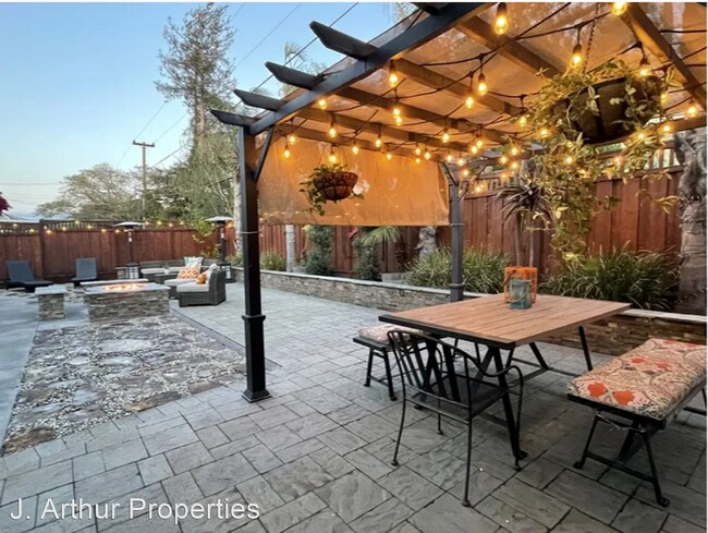 Foto del edificio - 4 br, 2.5 bath House - 1806 Curtner Ave