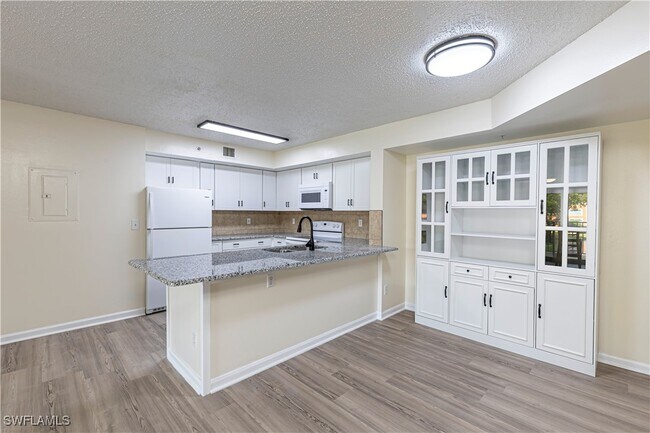 Foto del edificio - 1275 Wildwood Lakes Blvd