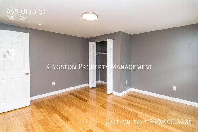 Foto del edificio - Gorgeous 3 Bedroom House!! 1/2 OFF securit...