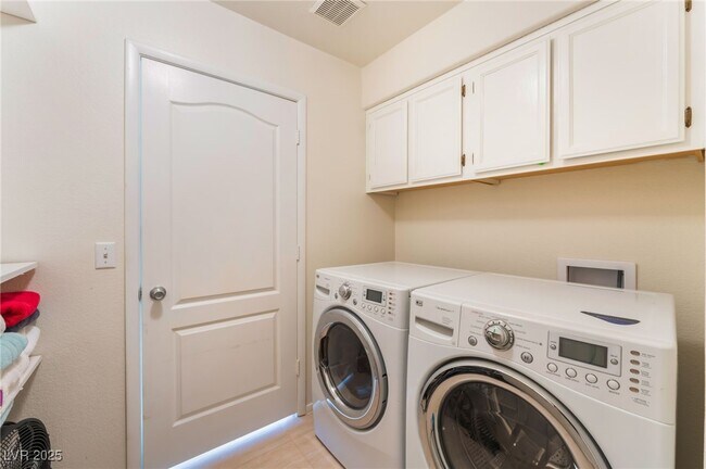 Building Photo - 8612 Sierra Cima Ln