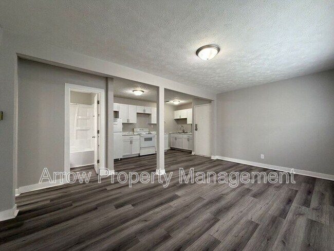 Foto del edificio - 1215 E St