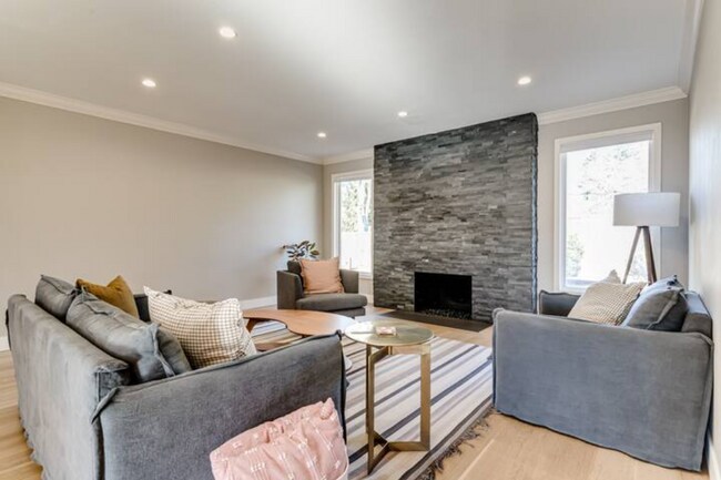 Foto del edificio - 3375 Bardell Ave