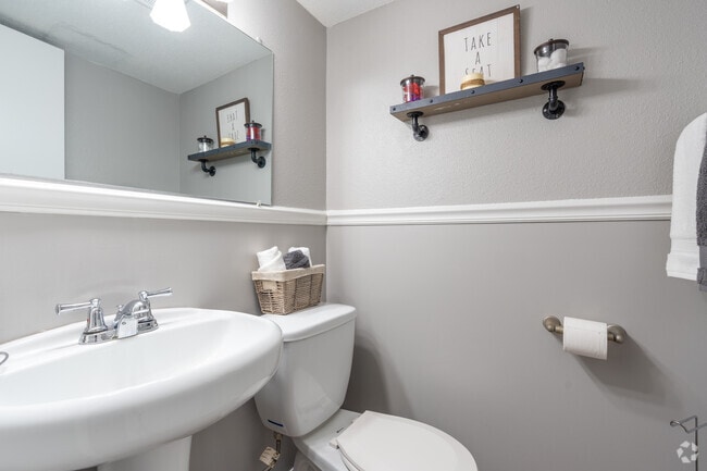 2BR,1.5BA - 1,075SF - Half Bath - Colonial Townhouses- Students save up to 10%!