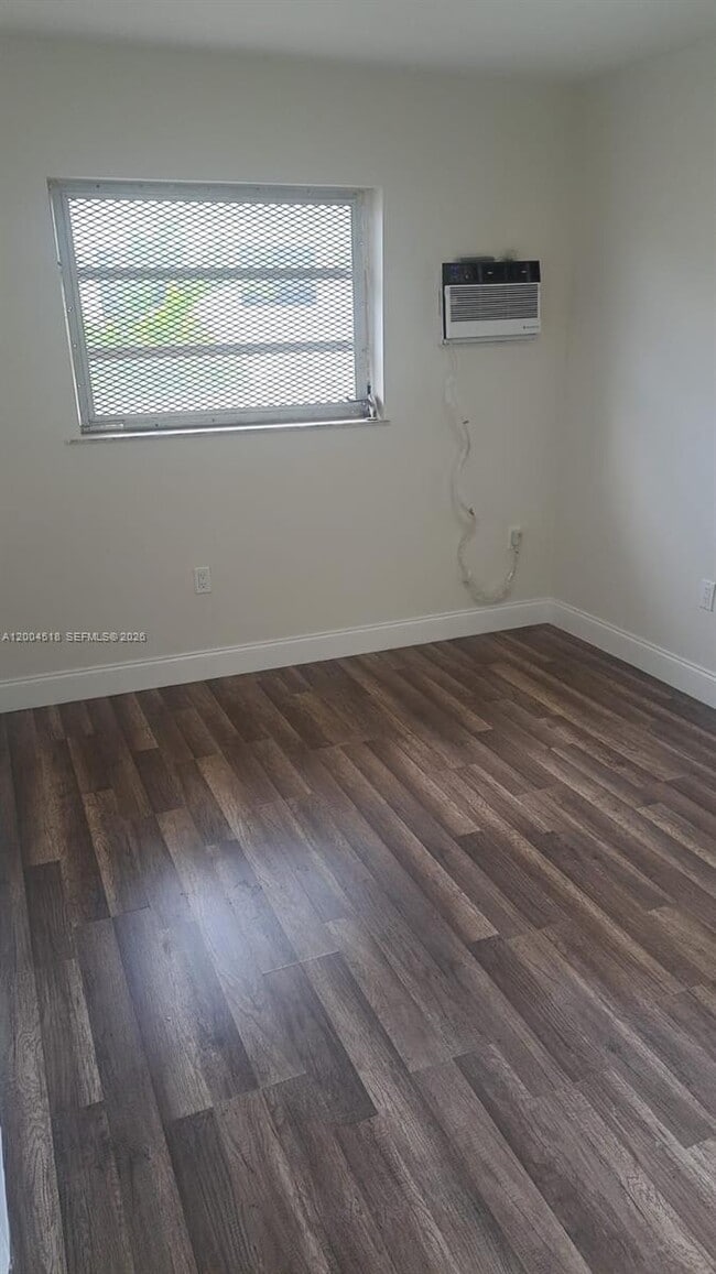 Foto del edificio - 2457 NW 35th St