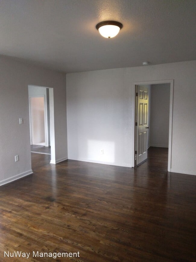 Building Photo - 3 br, 1 bath House - 2192 W Vienna Rd