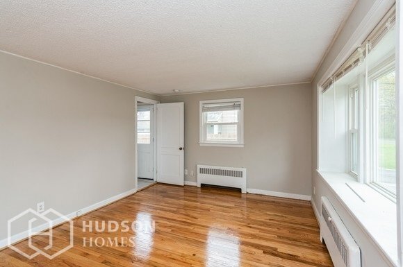 Building Photo - NOW AVAILABLE! - 90 Goodwin Park, Wethersf...
