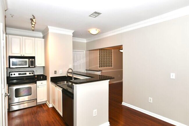 Building Photo - Beautiful Condo in Brookhaven!