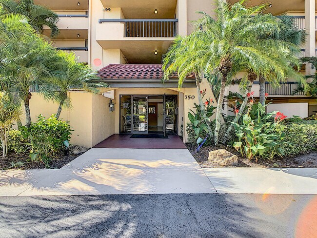 Building Photo - 750 Egret Cir