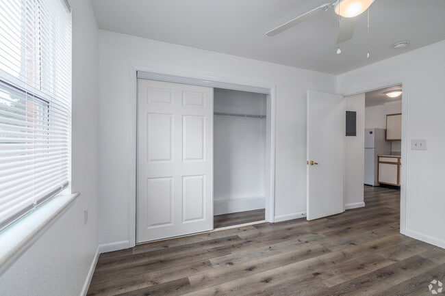 Building Photo - Monett Meadows (Sunset Villa Apartments)