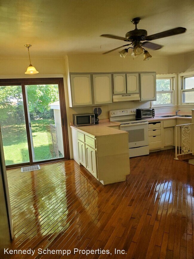 Foto del edificio - 2 br, 1 bath House - 2240 S Lowell Street
