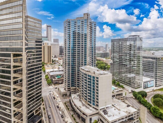 Foto del edificio - 400 W Peachtree St NW