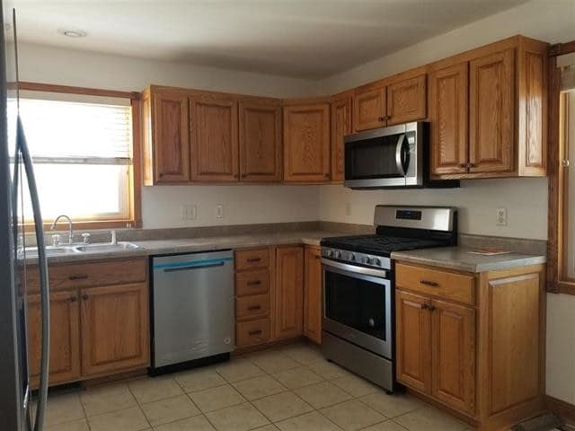 Primary Photo - 2704 Bellevue Ave