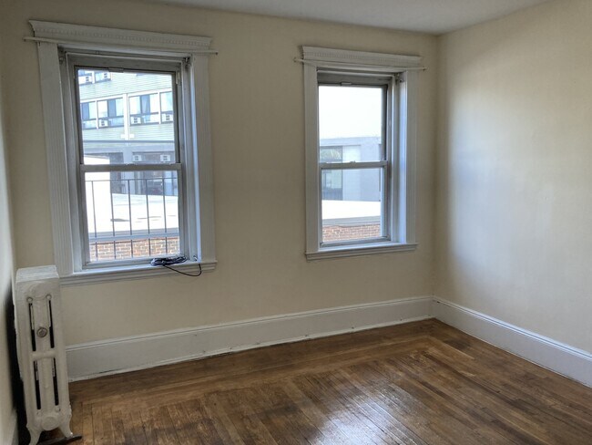 Building Photo - 109 Peterborough St
