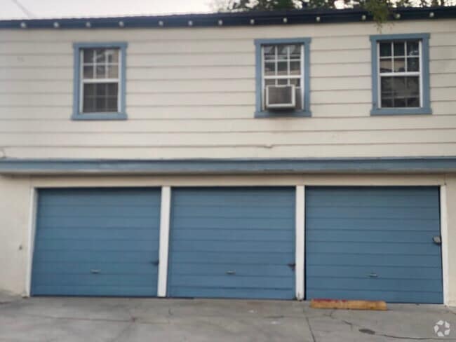 Building Photo - 121 Hampden Ter