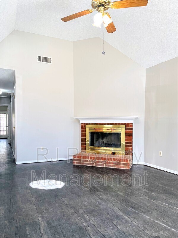 Photo - 8226 Town N Country Dr Townhome