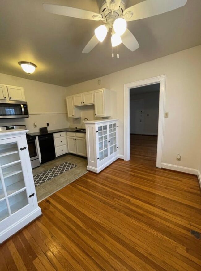 Dining room/kitchen - 4419 Erie Ave