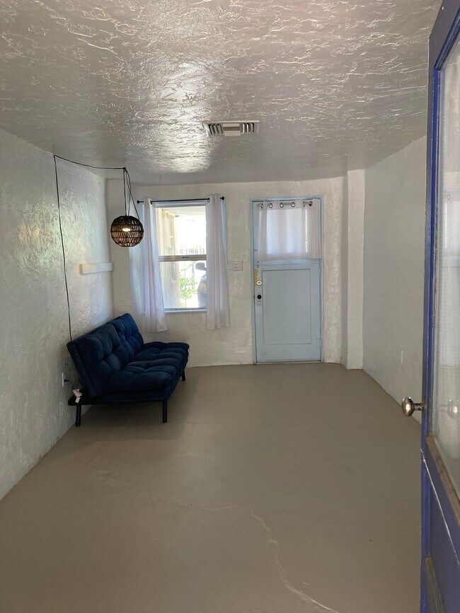 Foto del edificio - 2456 N Orchard Ave