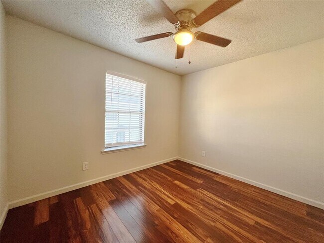 Foto del edificio - 4953 Miller Ave