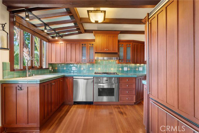 Building Photo - 731 Manzanita Dr