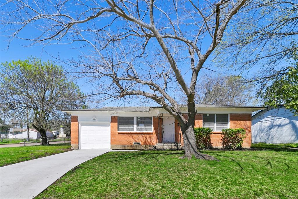 Foto principal - 1701 Longview St